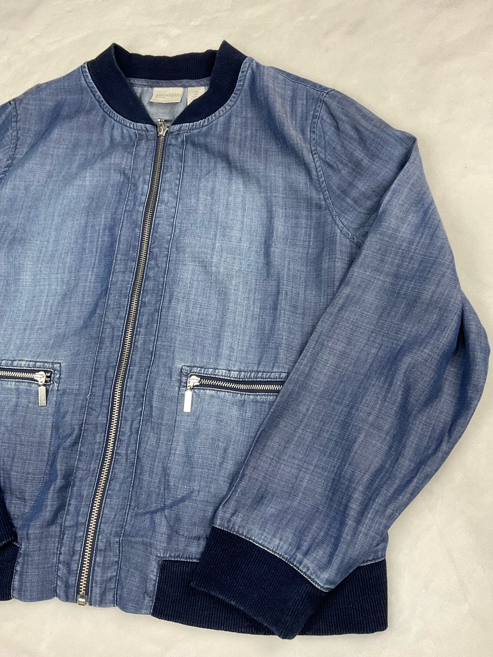 Zenergy by Chico’s Zip up Lightweight Jacket Chambray Size 12 - Picture 4 of 10